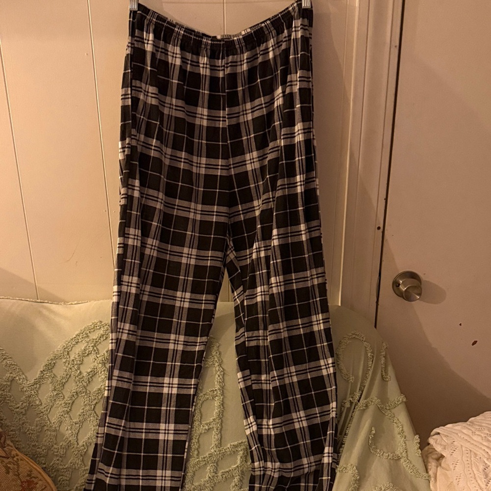 SHEIN Black and White Plaid Men’s Pants